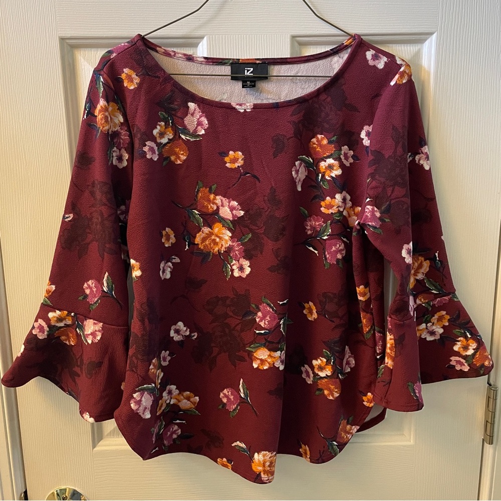 Women’s Pullover by IZ Byer Burgundy Floral Blouse Size M